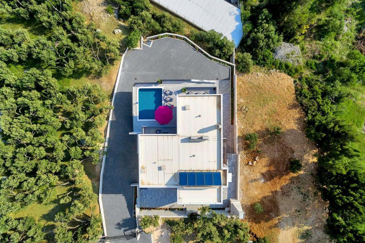 Astra Villa *